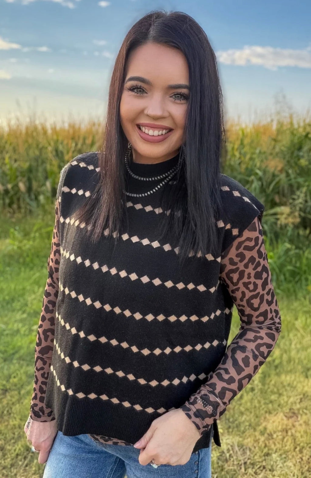Black Canyon Sleeveless Sweater Top