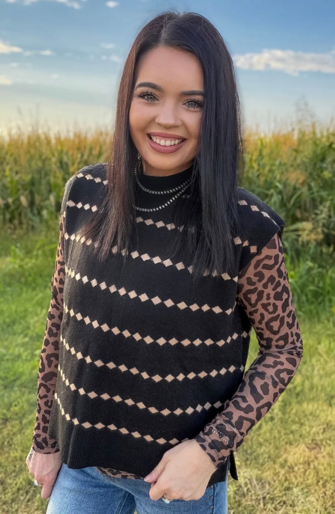 Black Canyon Sleeveless Sweater Top